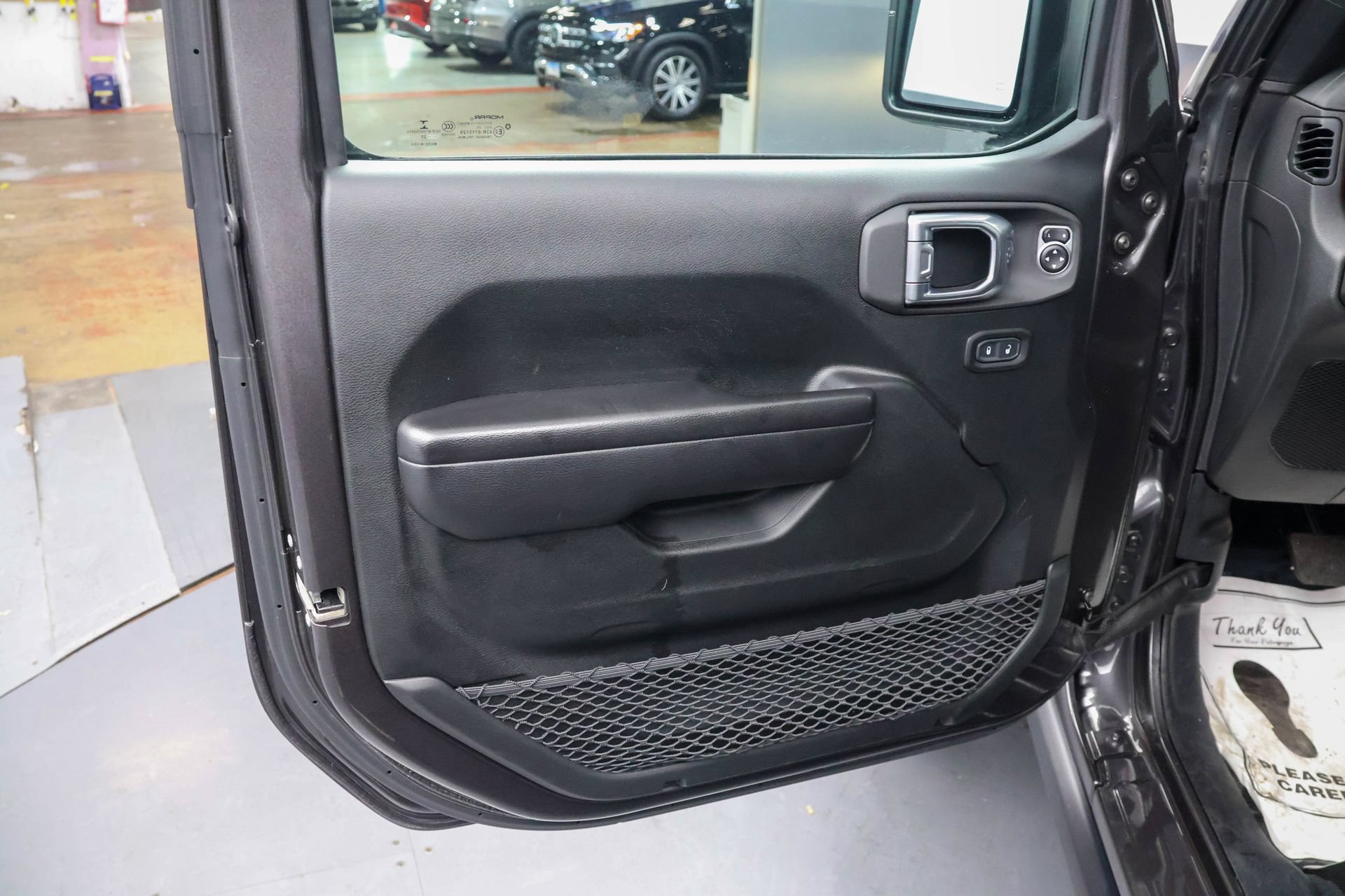 Used 2020 Jeep Wrangler Unlimited Rubicon w/ Cold Weather Group AWD/4WD image 26
