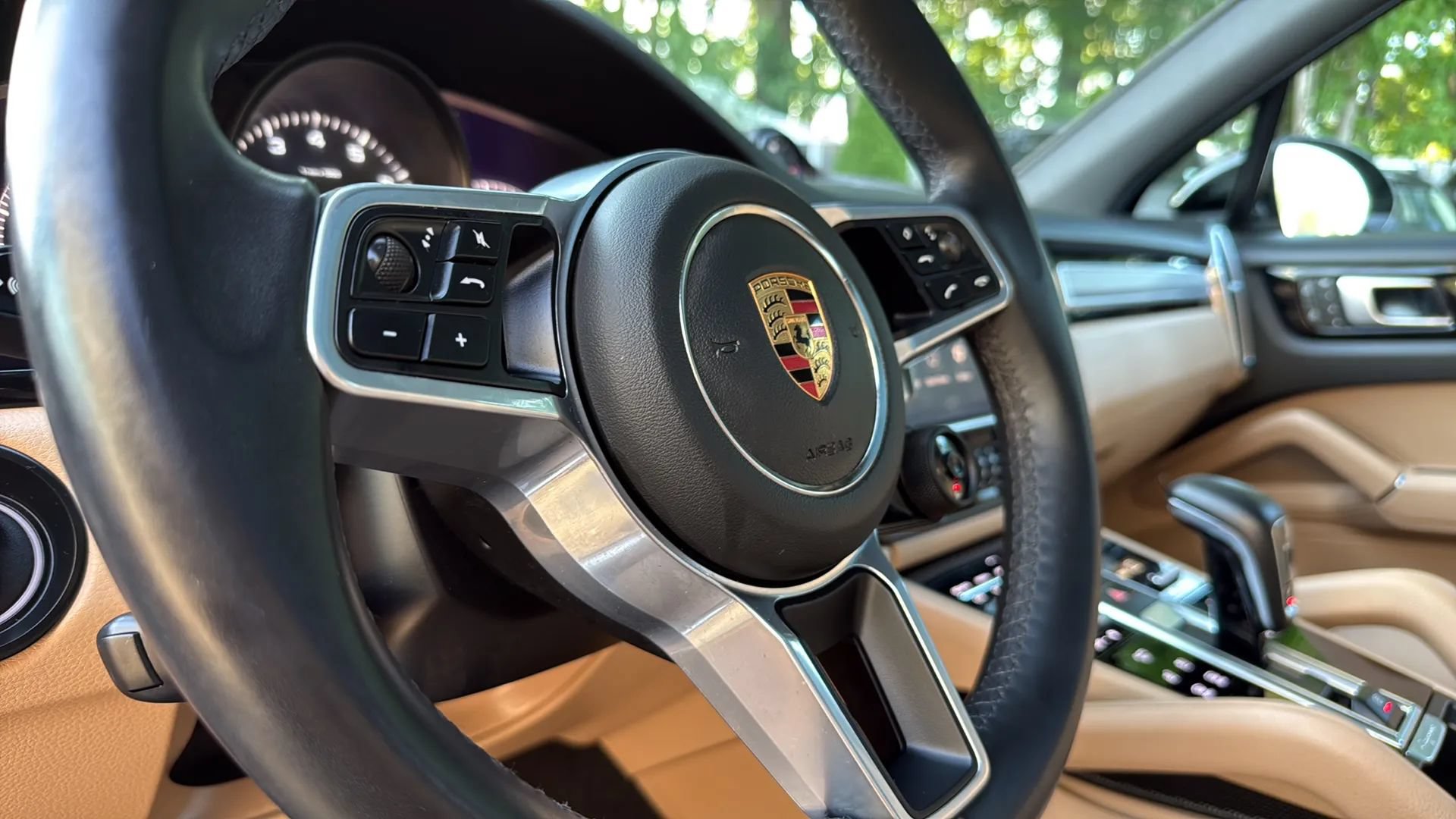 Used 2023 Porsche Cayenne Platinum Edition AWD/4WD image 46