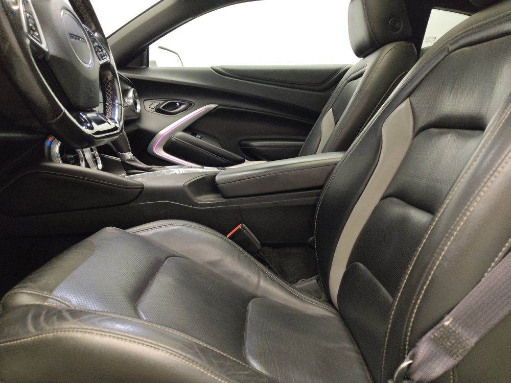 Used 2016 Chevrolet Camaro LT RWD image 17