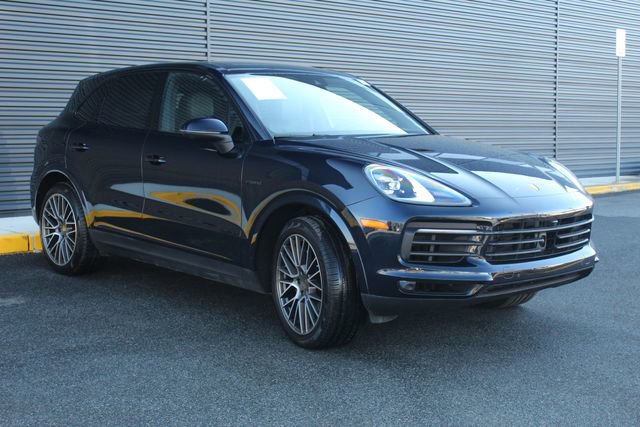 Certified 2023 Porsche Cayenne Platinum Edition w/ Assistance Package image 10