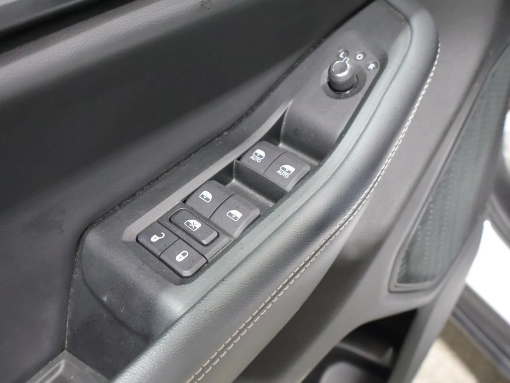 Used 2023 Jeep Grand Cherokee Altitude AWD/4WD image 14