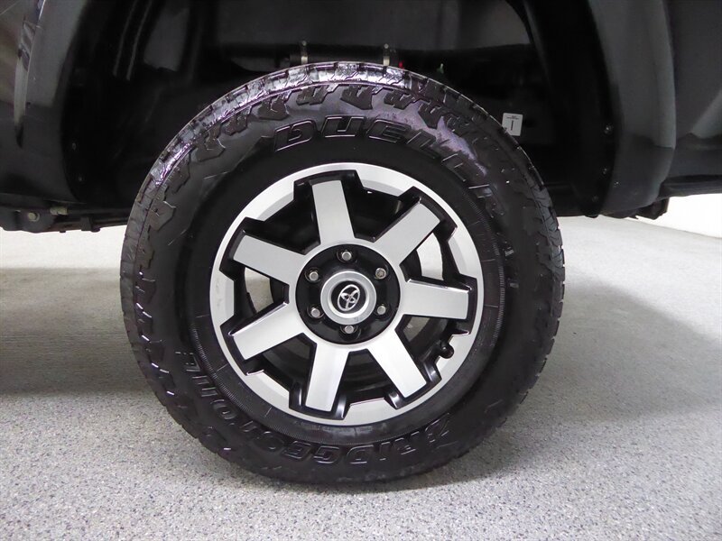 Used 2023 Toyota Tacoma SR5 AWD/4WD image 30