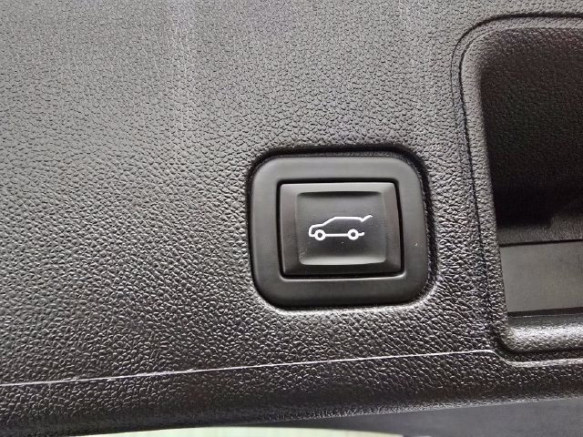 Used 2023 GMC Terrain SLT AWD/4WD image 32
