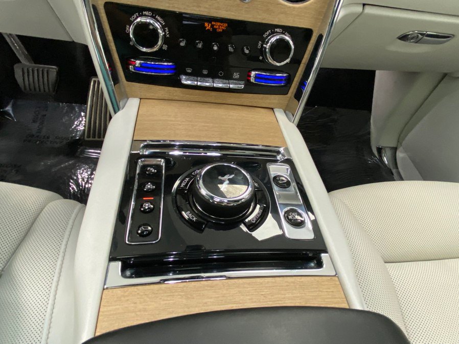 Used 2019 Rolls-Royce Cullinan AWD/4WD image 29
