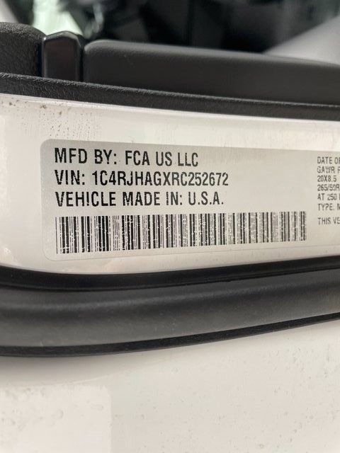 Used 2024 Jeep Grand Cherokee Altitude image 30