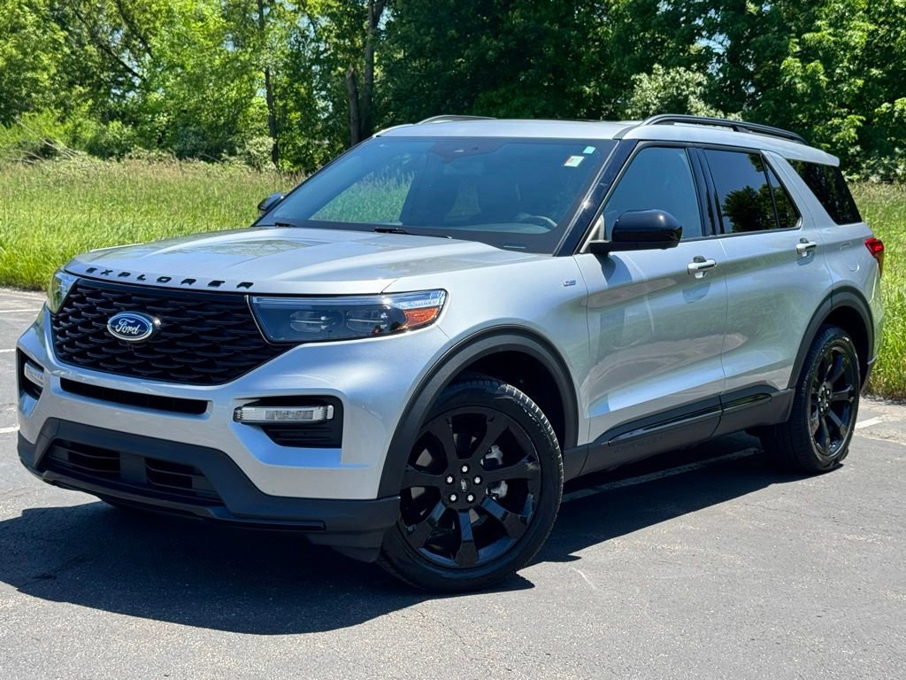 Certified 2023 Ford Explorer ST-Line w/ Class IV Trailer Tow Package AWD/4WD image 2