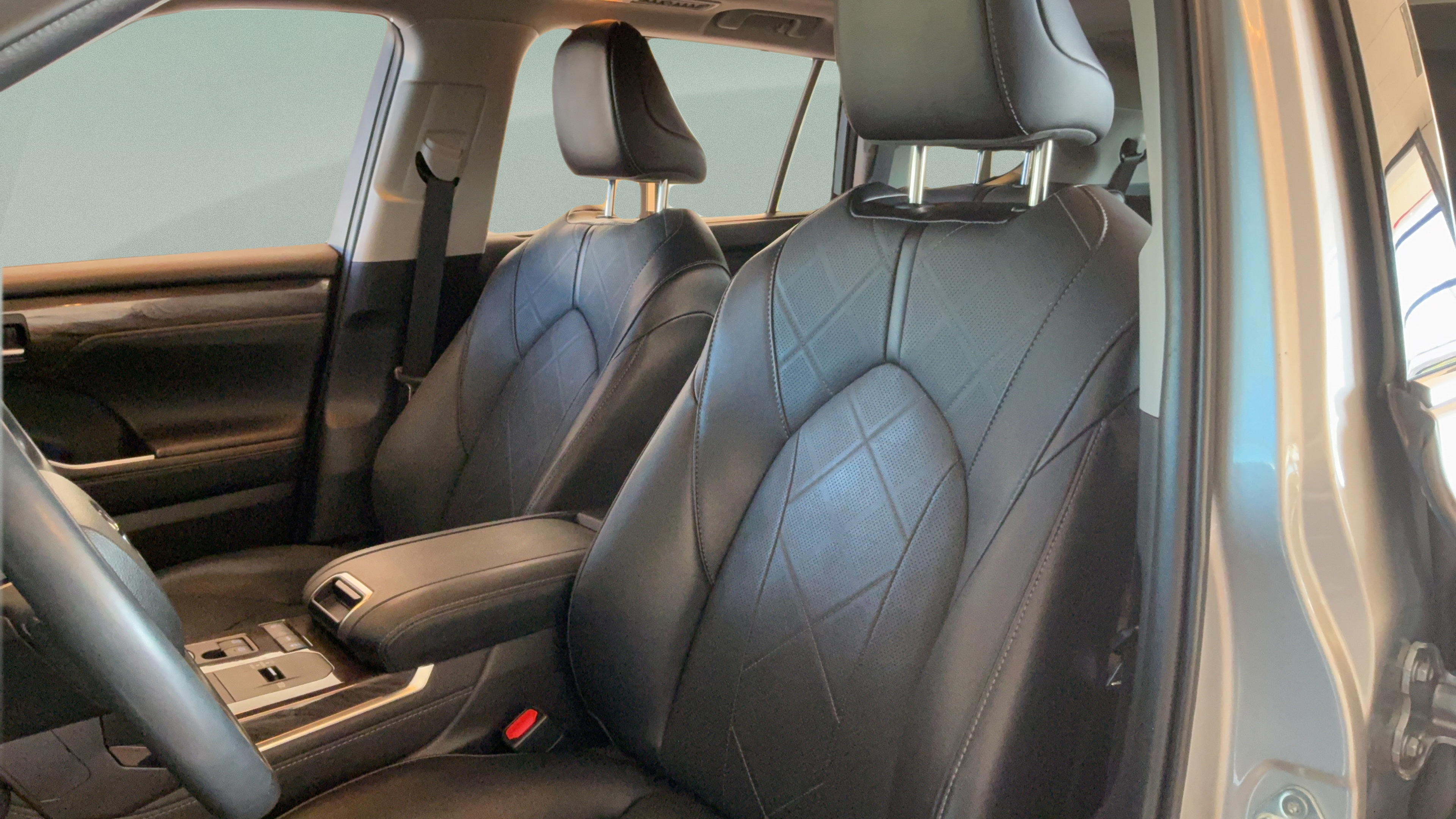 Used 2022 Toyota Highlander Platinum FWD image 22