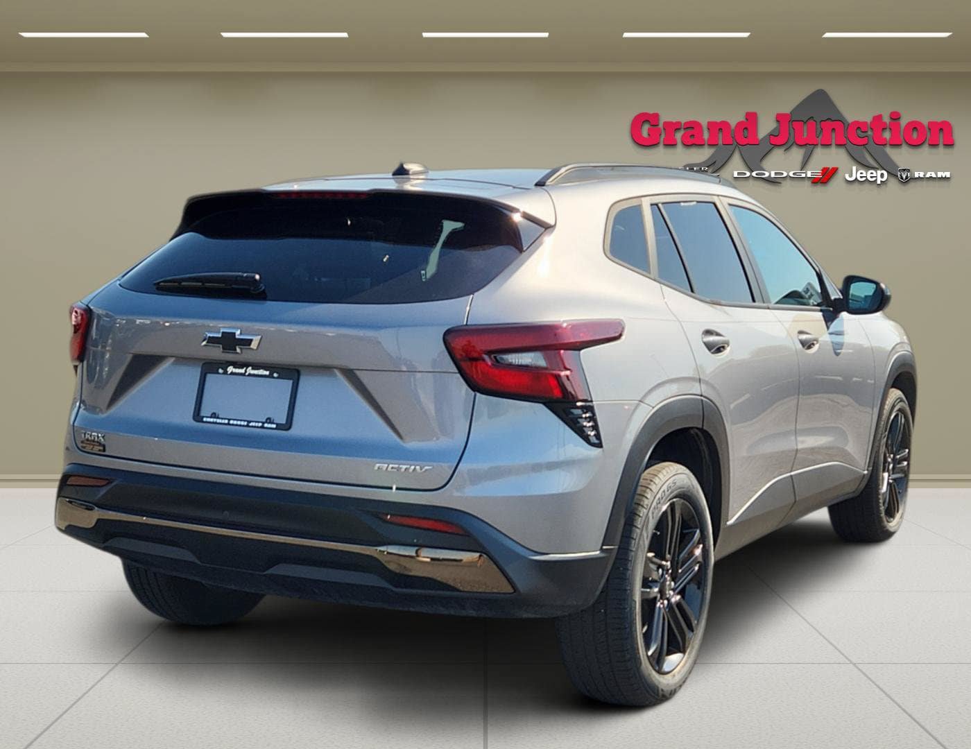Used 2025 Chevrolet Trax ACTIV w/ Driver Confidence Package FWD image 4