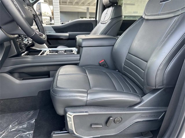 New 2026 Ford F250 Platinum w/ FX4 Off-Road Package image 17