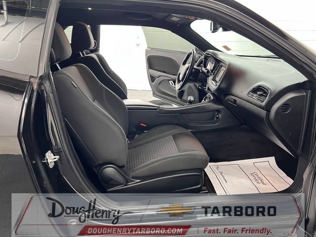 Used 2016 Dodge Challenger SXT RWD image 36
