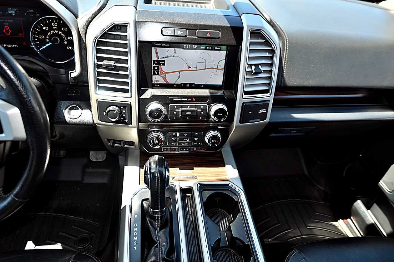 Used 2015 Ford F150 Lariat w/ Equipment Group 502A Luxury AWD/4WD image 17