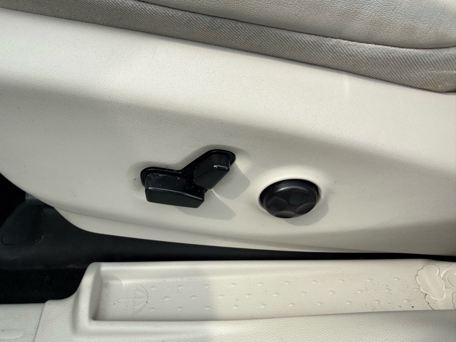 Used 2020 Chrysler Pacifica Limited w/ Advanced Safetytec Group FWD image 21