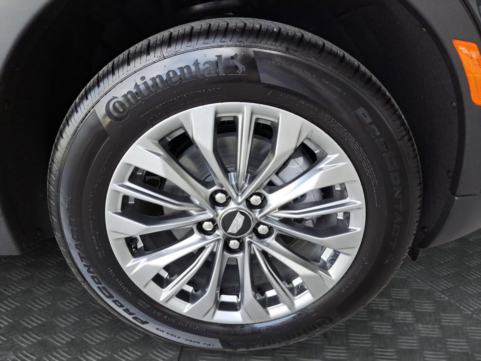 Certified 2025 Cadillac XT4 Premium Luxury image 17