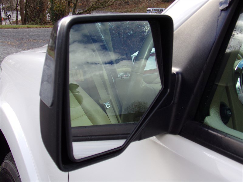 Used 2008 Ford Explorer Sport Trac Limited image 23