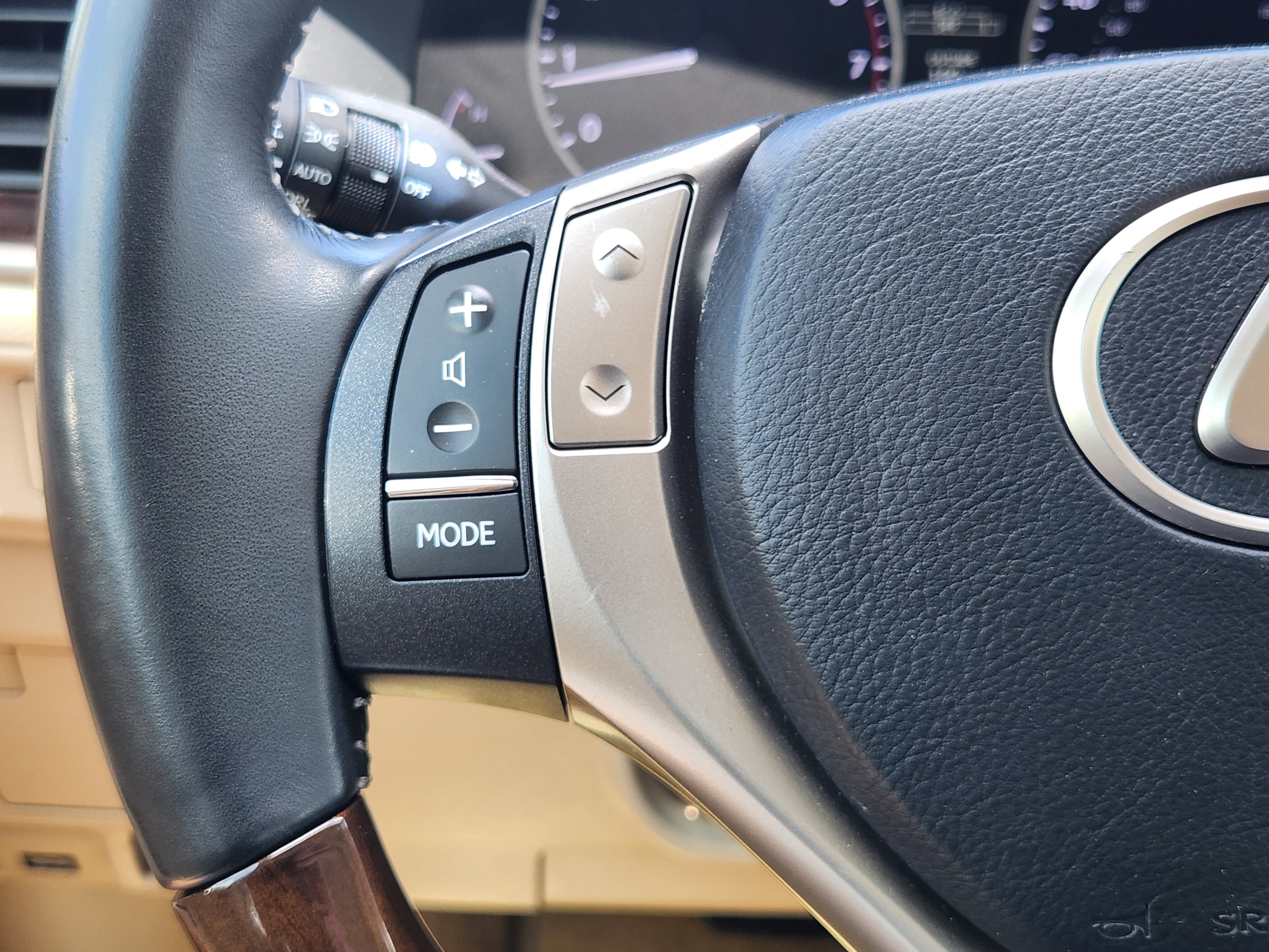 Used 2013 Lexus ES 350 w/ Premium Pkg FWD image 30