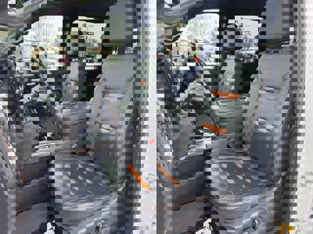 Used 2021 GMC Sierra 2500 AT4 w/ AT4 Premium Plus Package image 13