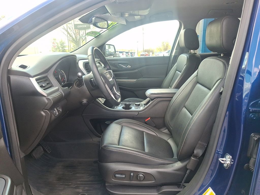 Used 2023 GMC Acadia SLT w/ Preferred Package AWD/4WD image 16