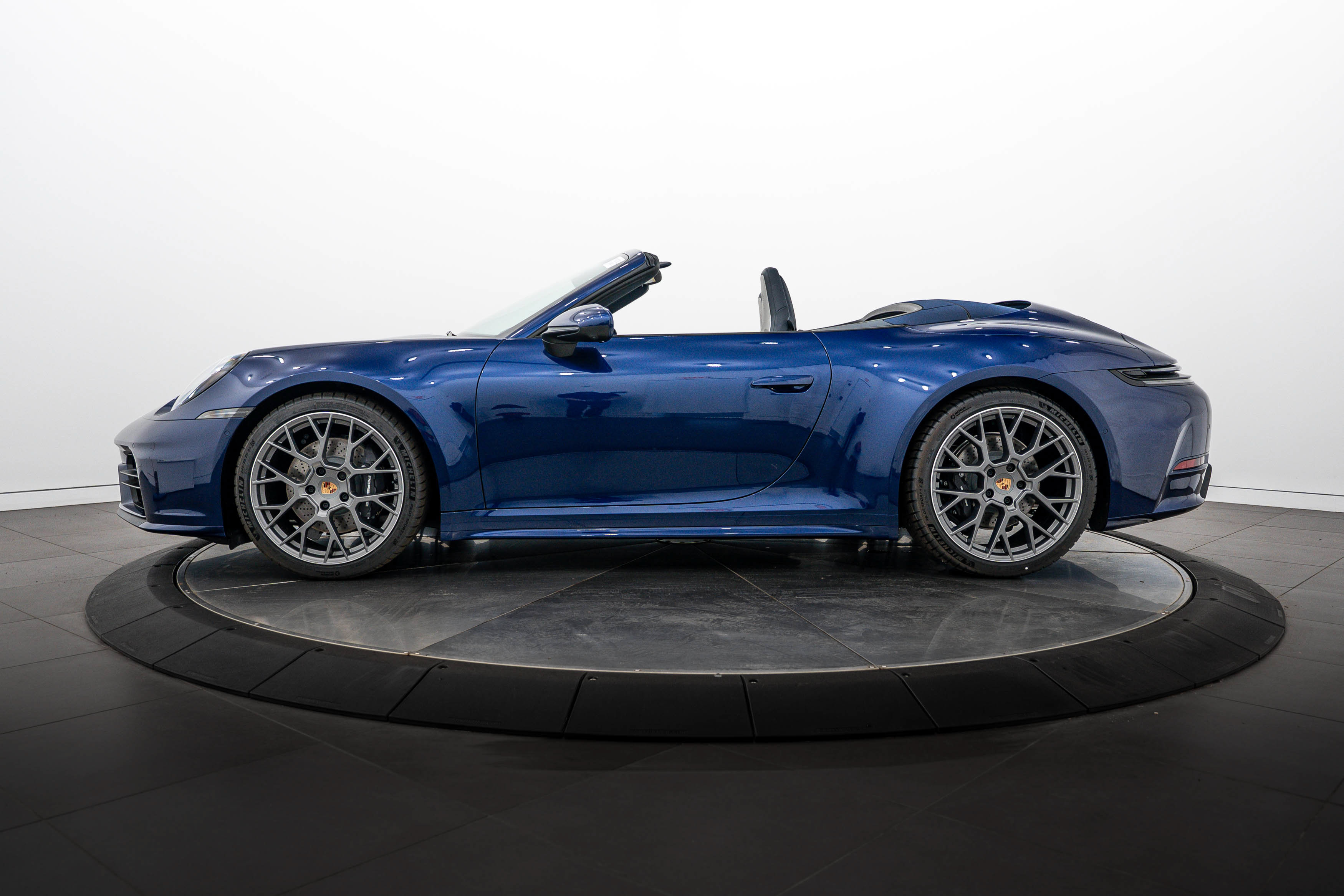 New 2026 Porsche 911 Carrera RWD image 2