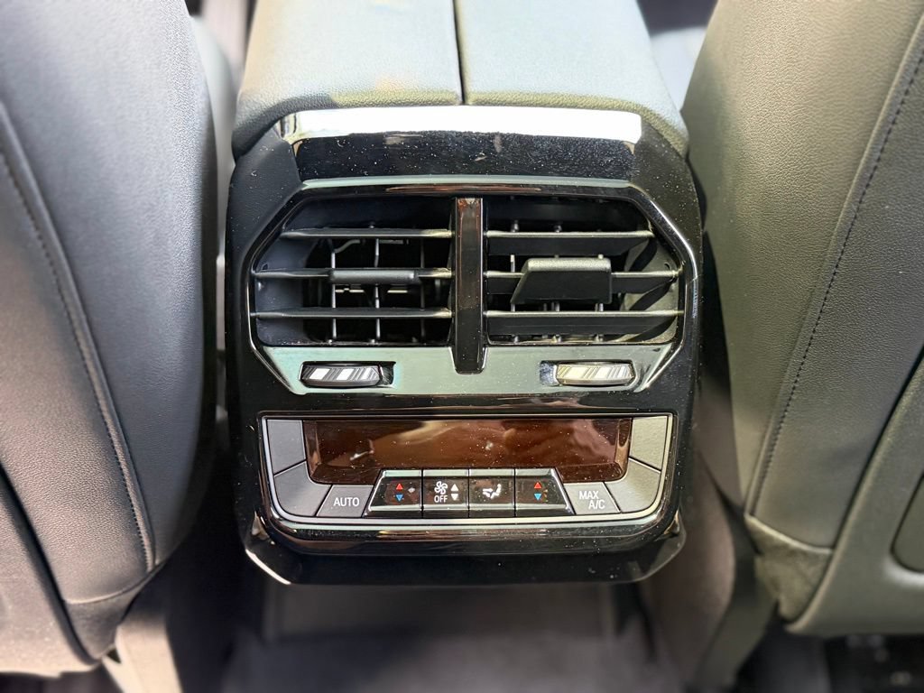 Used 2024 BMW iX xDrive50 AWD/4WD image 48