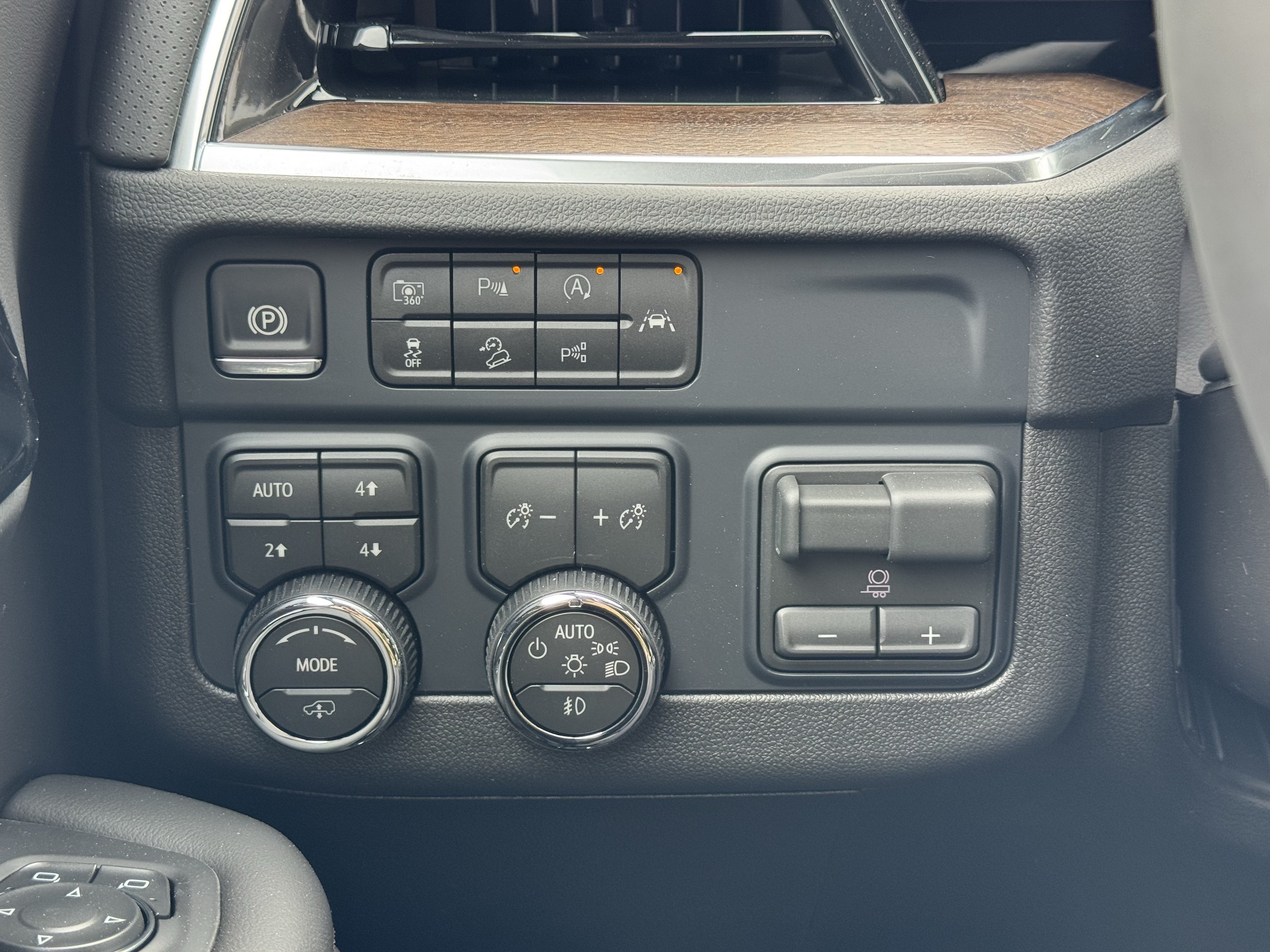 New 2026 Chevrolet Tahoe High Country AWD/4WD image 30