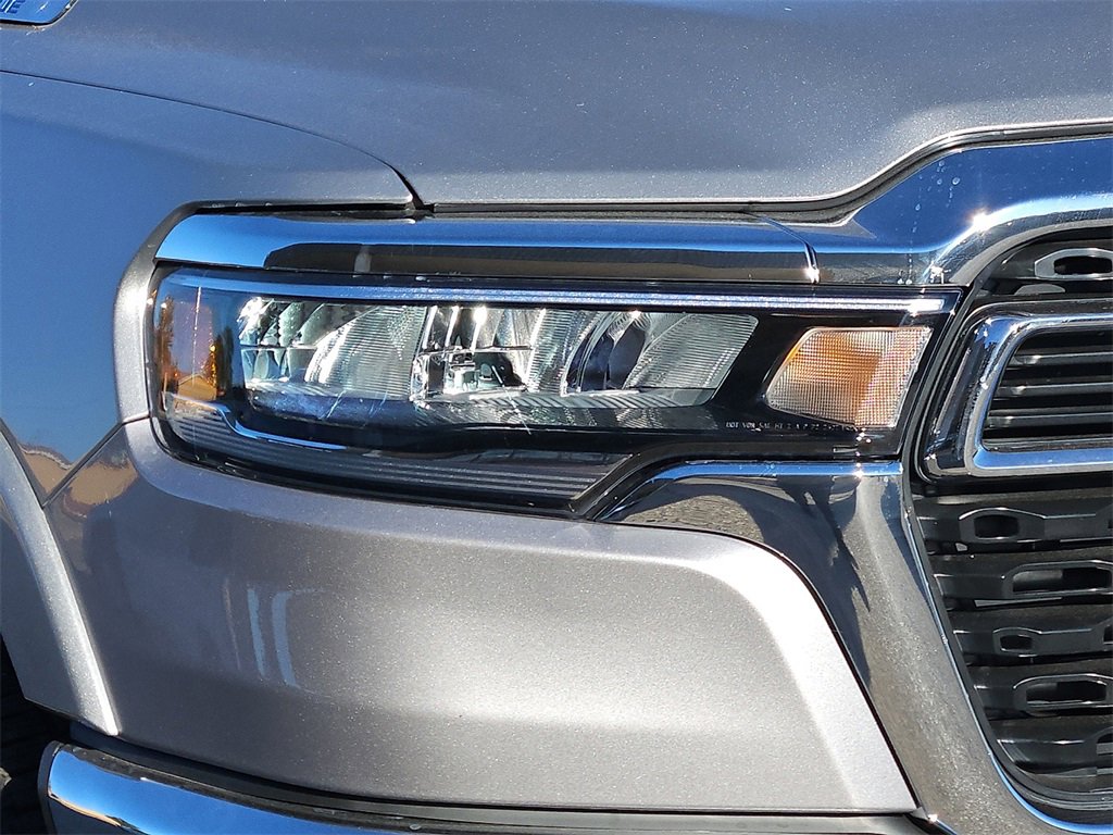 New 2026 RAM 1500 4x4 Crew Cab image 8