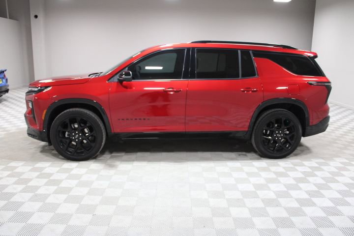 Used 2024 Chevrolet Traverse RS image 9