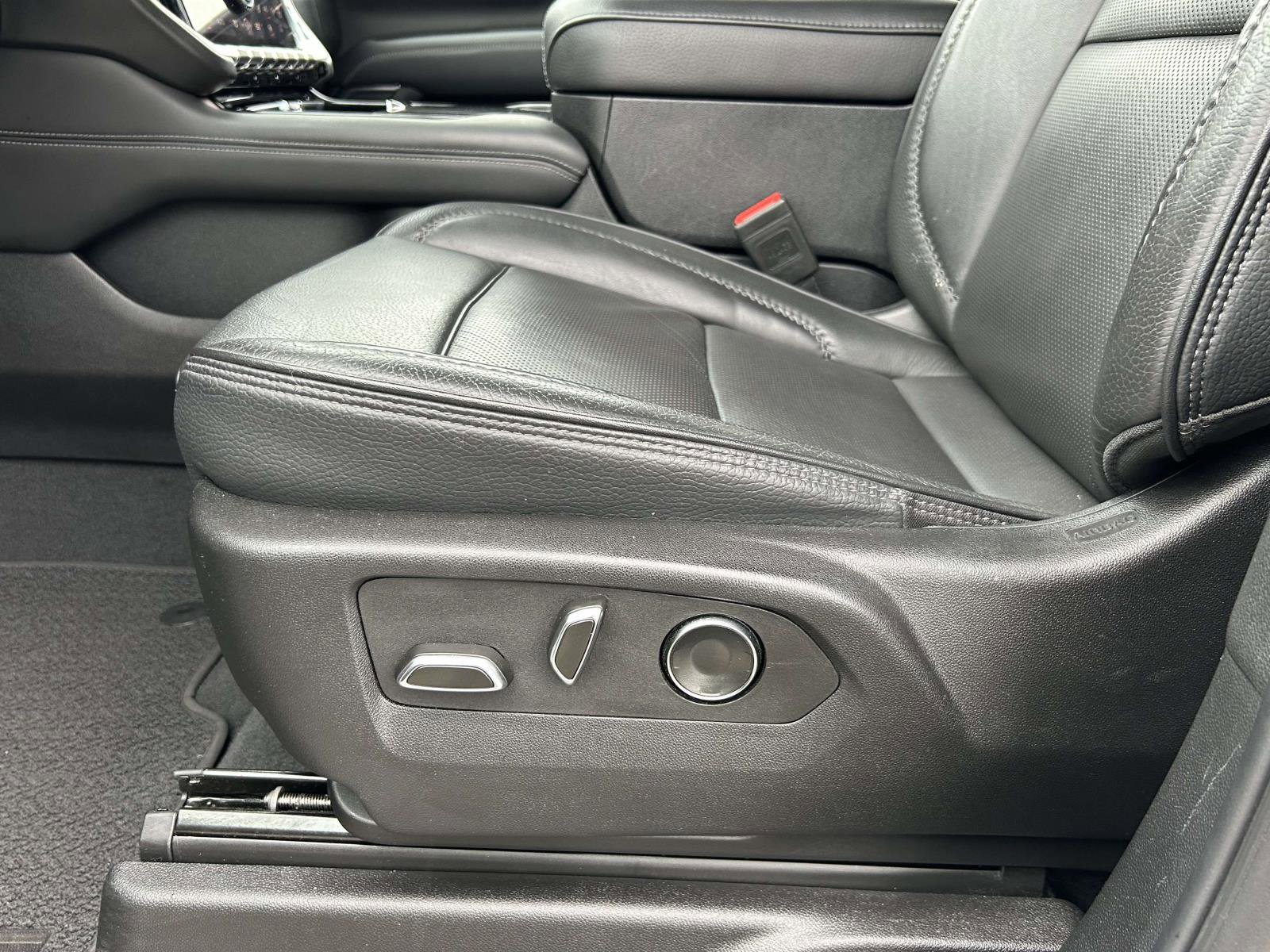 Used 2025 GMC Yukon Denali image 20