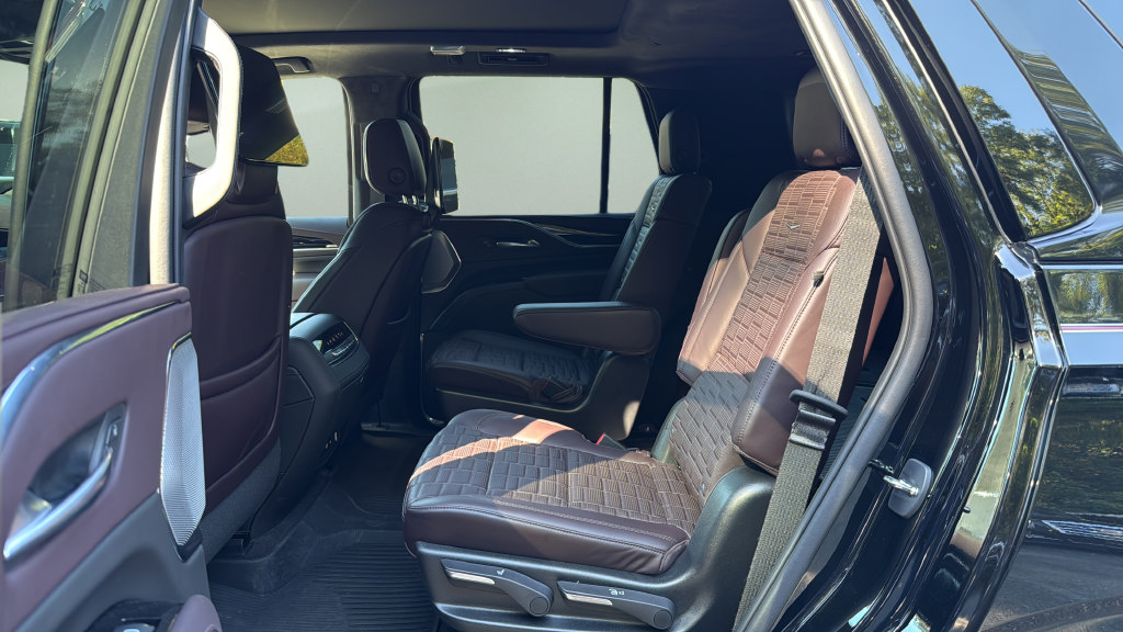 Certified 2023 Cadillac Escalade V w/ Heavy-Duty Trailer Package AWD/4WD image 23