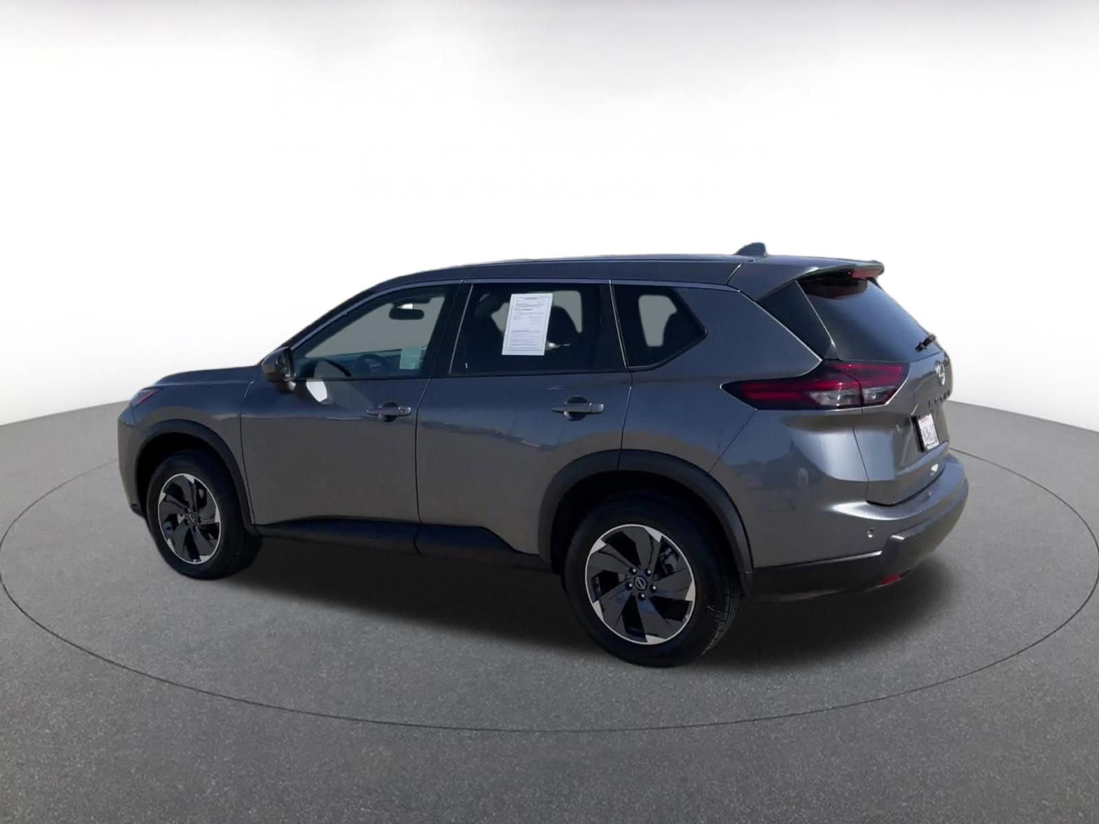 Used 2025 Nissan Rogue SV image 10
