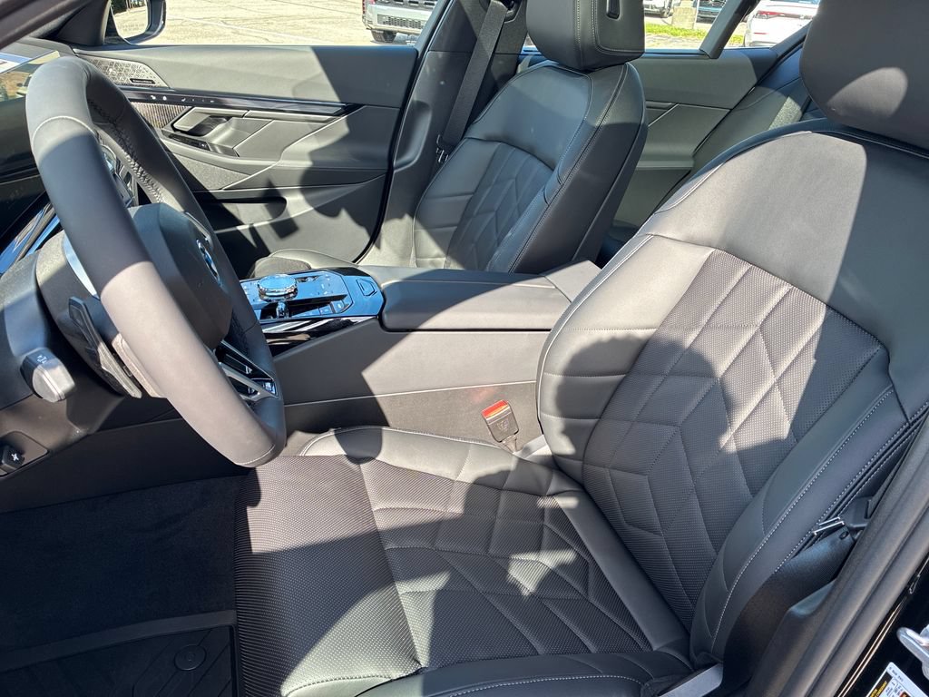 New 2027 BMW 550e xDrive w/ Executive Package AWD/4WD image 11