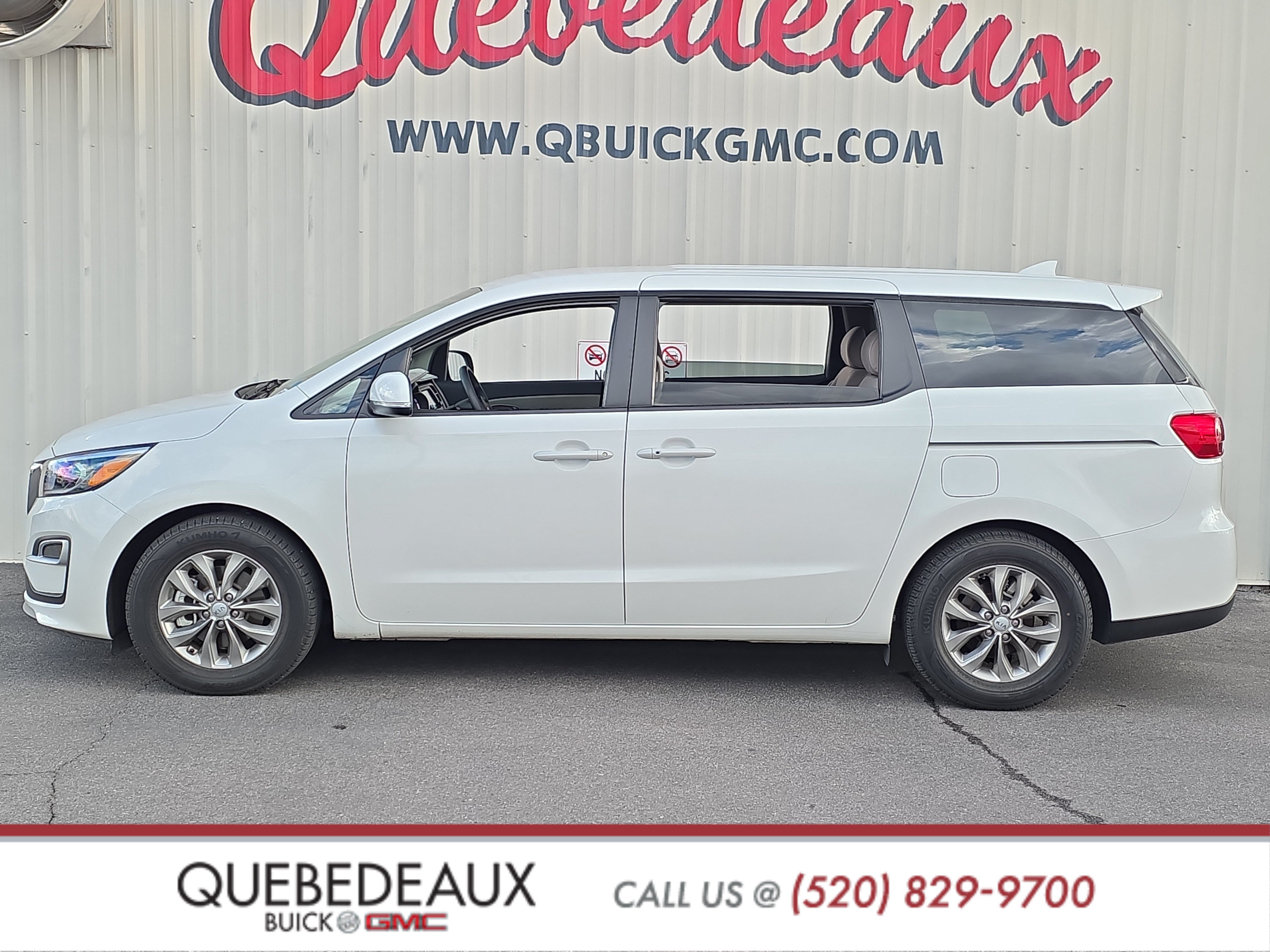 Used 2019 Kia Sedona LX FWD image 4