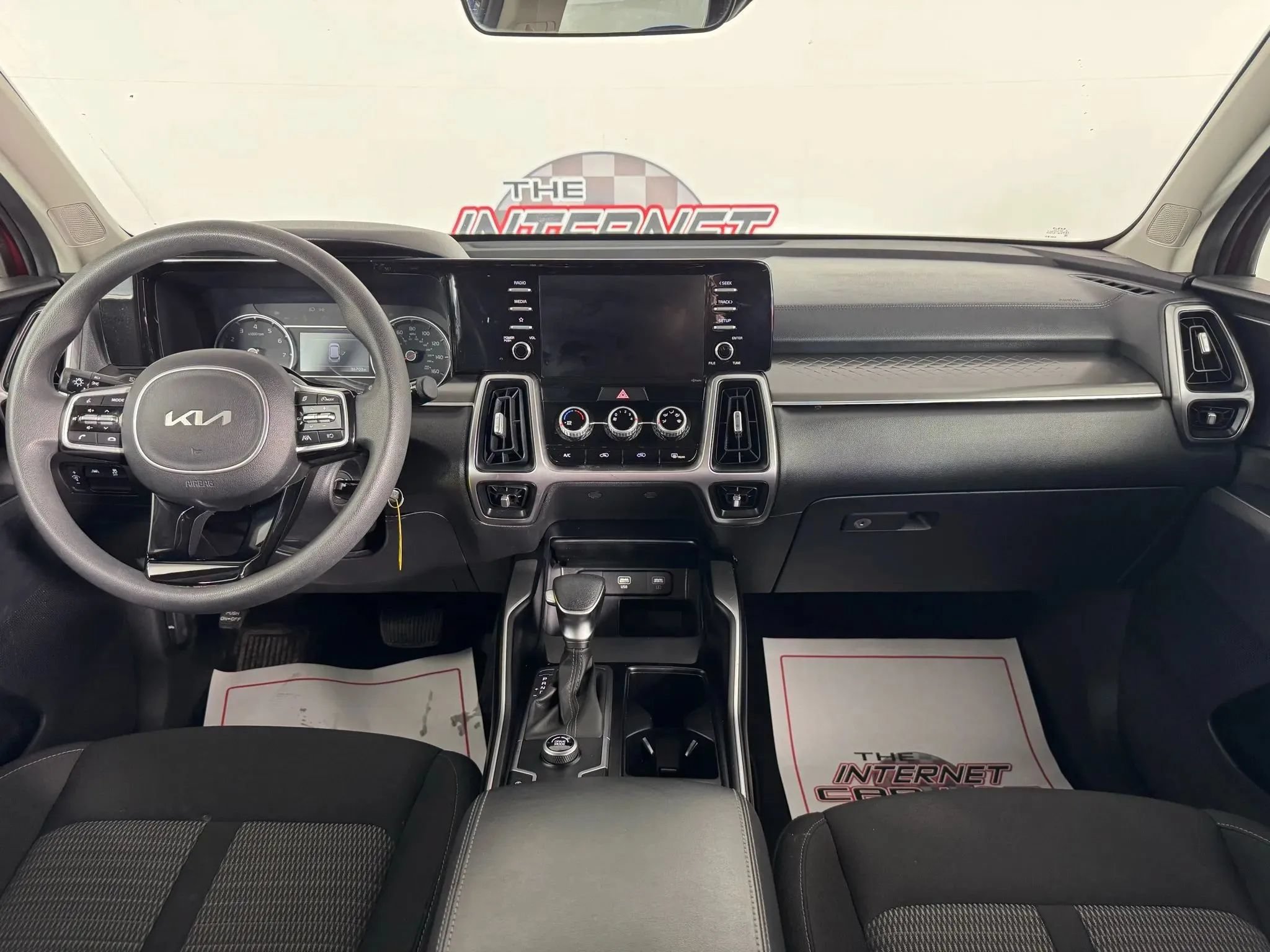 Used 2023 Kia Sorento LX FWD image 11