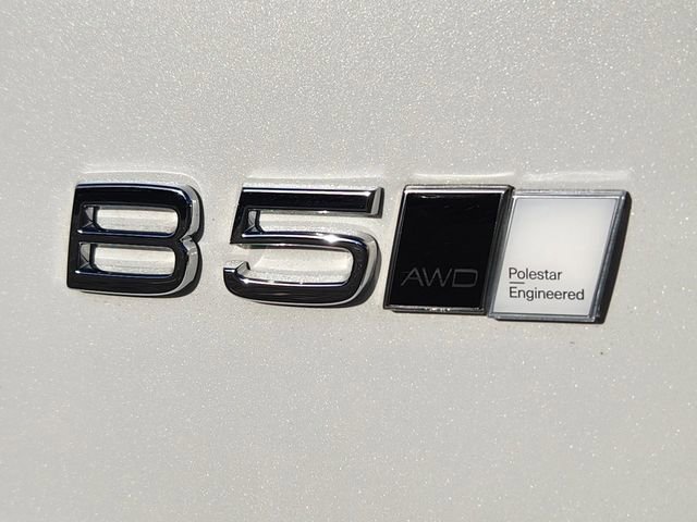 Certified 2023 Volvo XC40 B5 Ultimate w/ Climate Package image 19