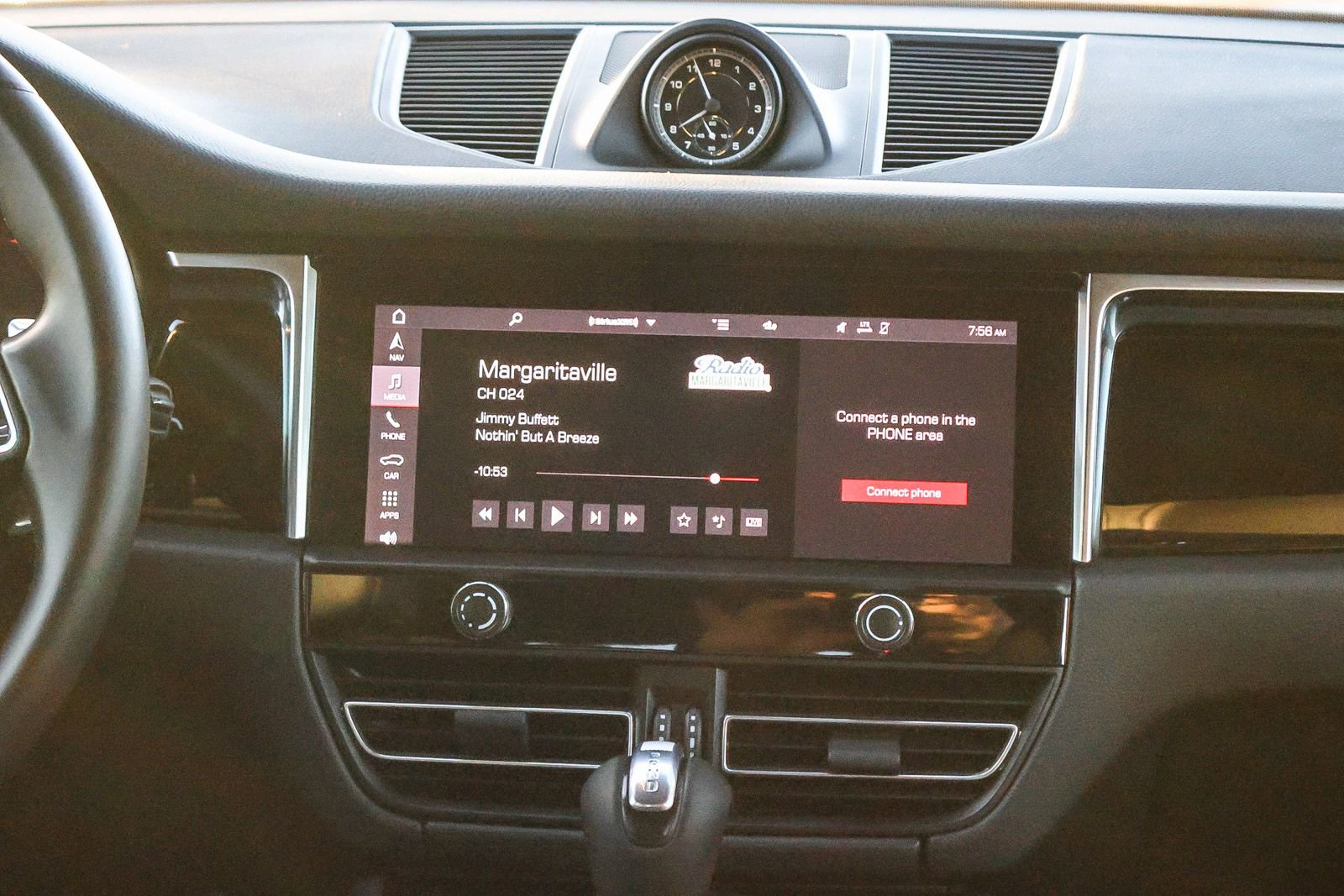 Used 2022 Porsche Macan Base image 24