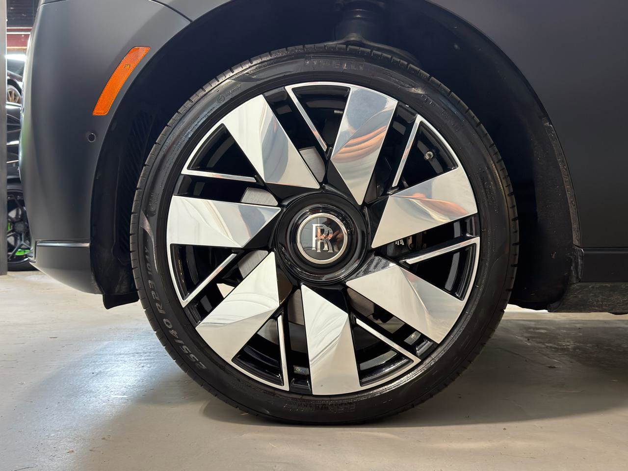 Used 2025 Rolls-Royce Cullinan image 11