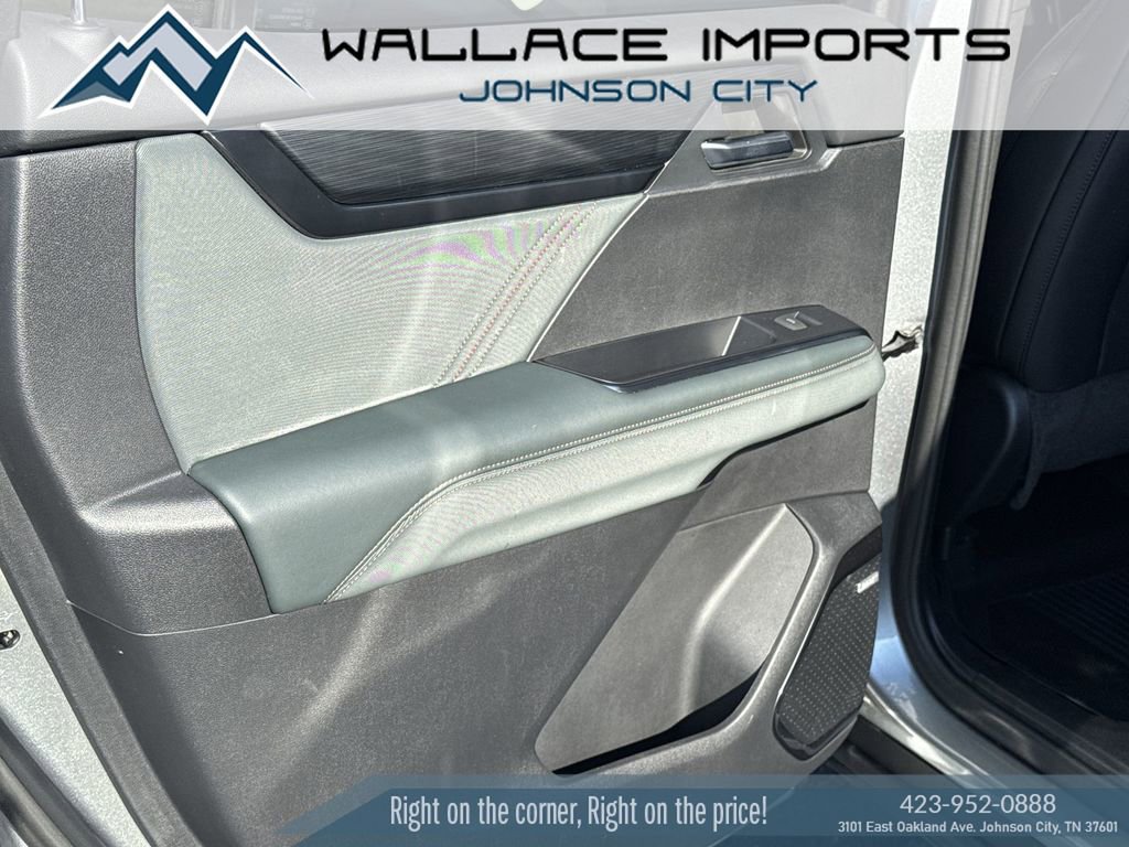 Used 2024 GMC Acadia AT4 w/ Super Cruise Package image 36