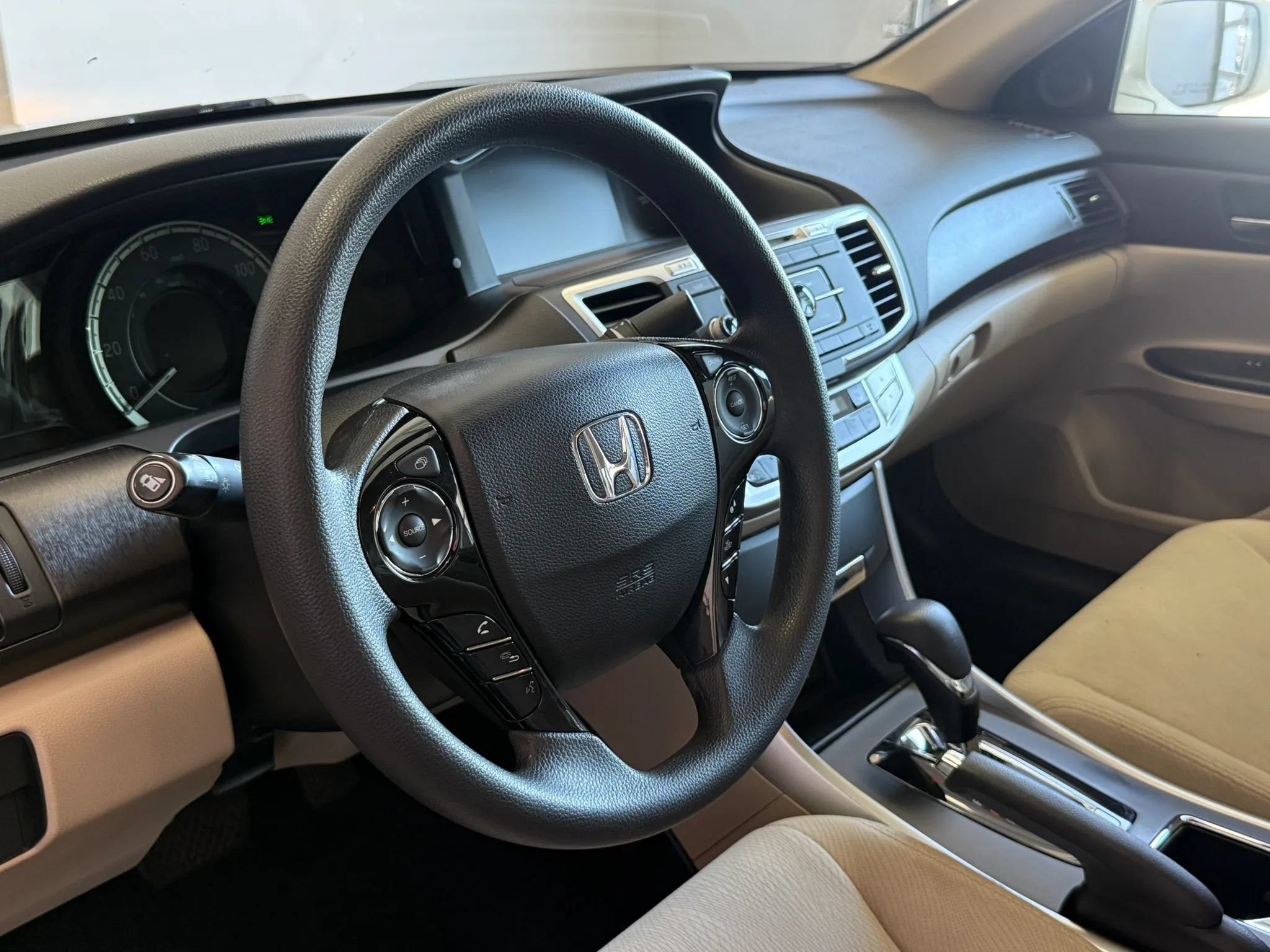 Used 2015 Honda Accord Hybrid Sedan image 10