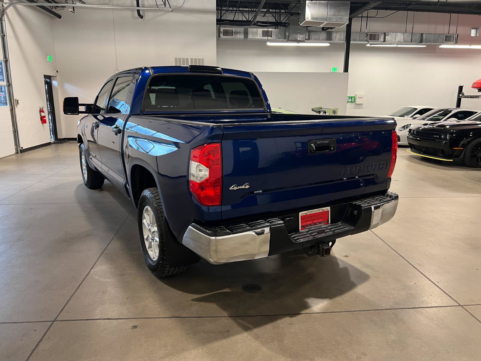 Used 2015 Toyota Tundra SR5 w/ SR5 Upgrade Package AWD/4WD image 5