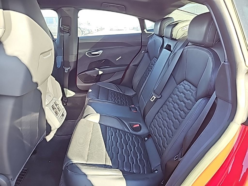 Used 2023 Audi e-tron GT Prestige w/ Prestige Package image 11