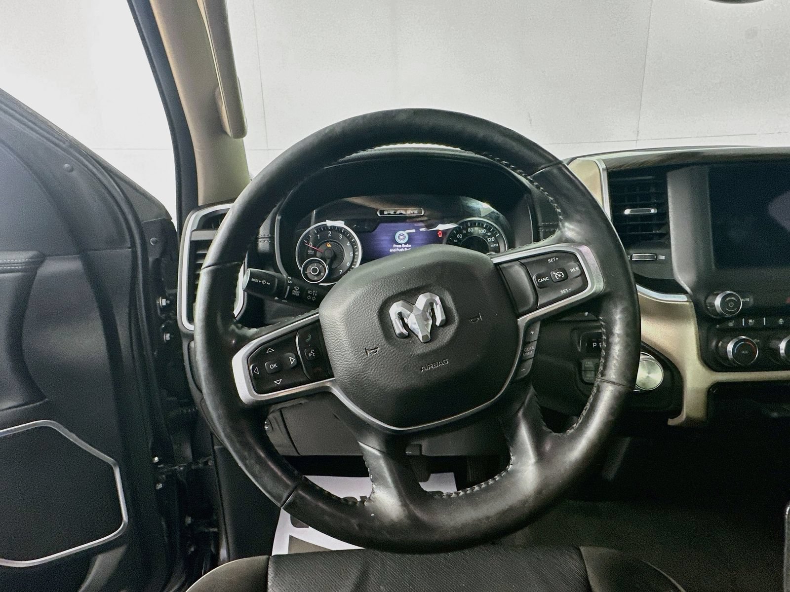 Used 2020 RAM 1500 Laramie AWD/4WD image 11
