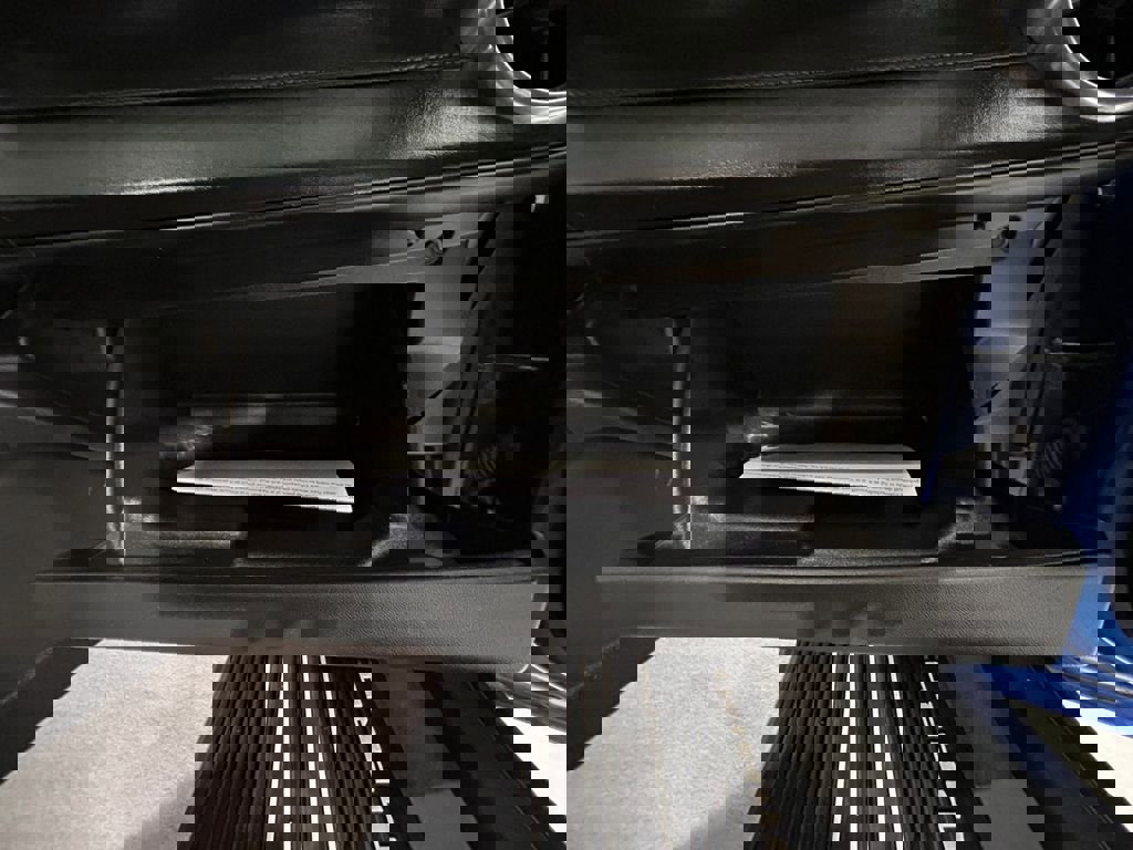 Used 2018 Chevrolet Camaro LT w/ Technology Package image 28