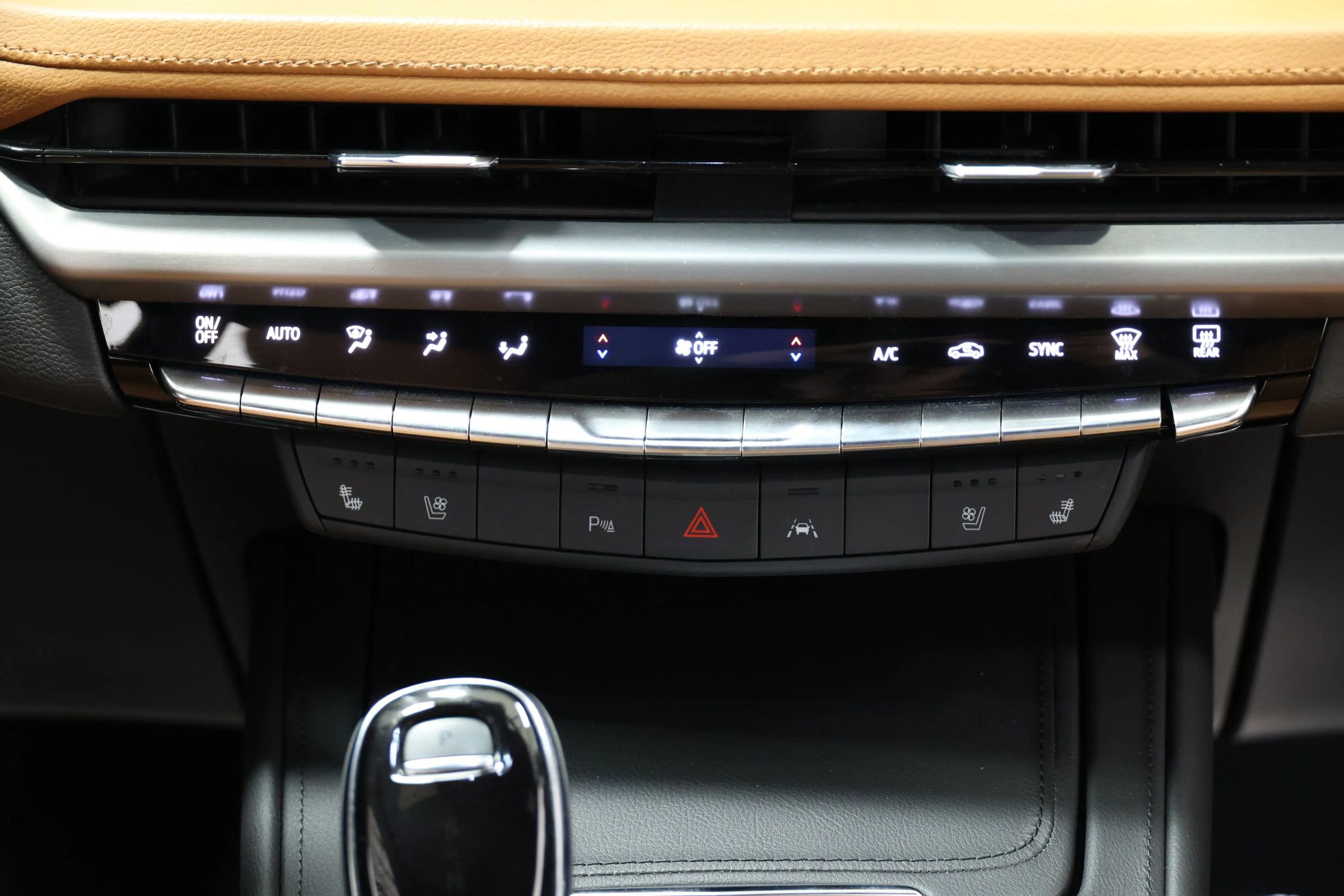 Used 2024 Cadillac XT4 Premium Luxury image 31