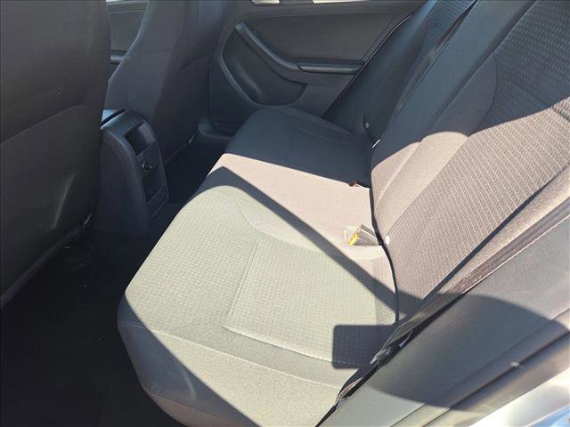 Used 2015 Volkswagen Jetta SE FWD image 17