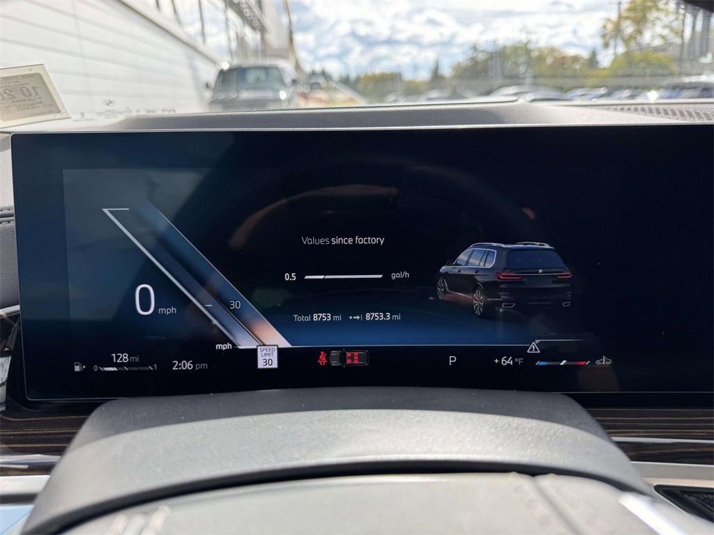 Certified 2025 BMW X7 xDrive40i w/ Premium Package image 17