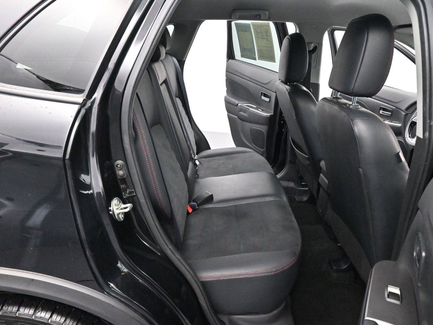 Used 2022 Mitsubishi Outlander Sport SE image 28