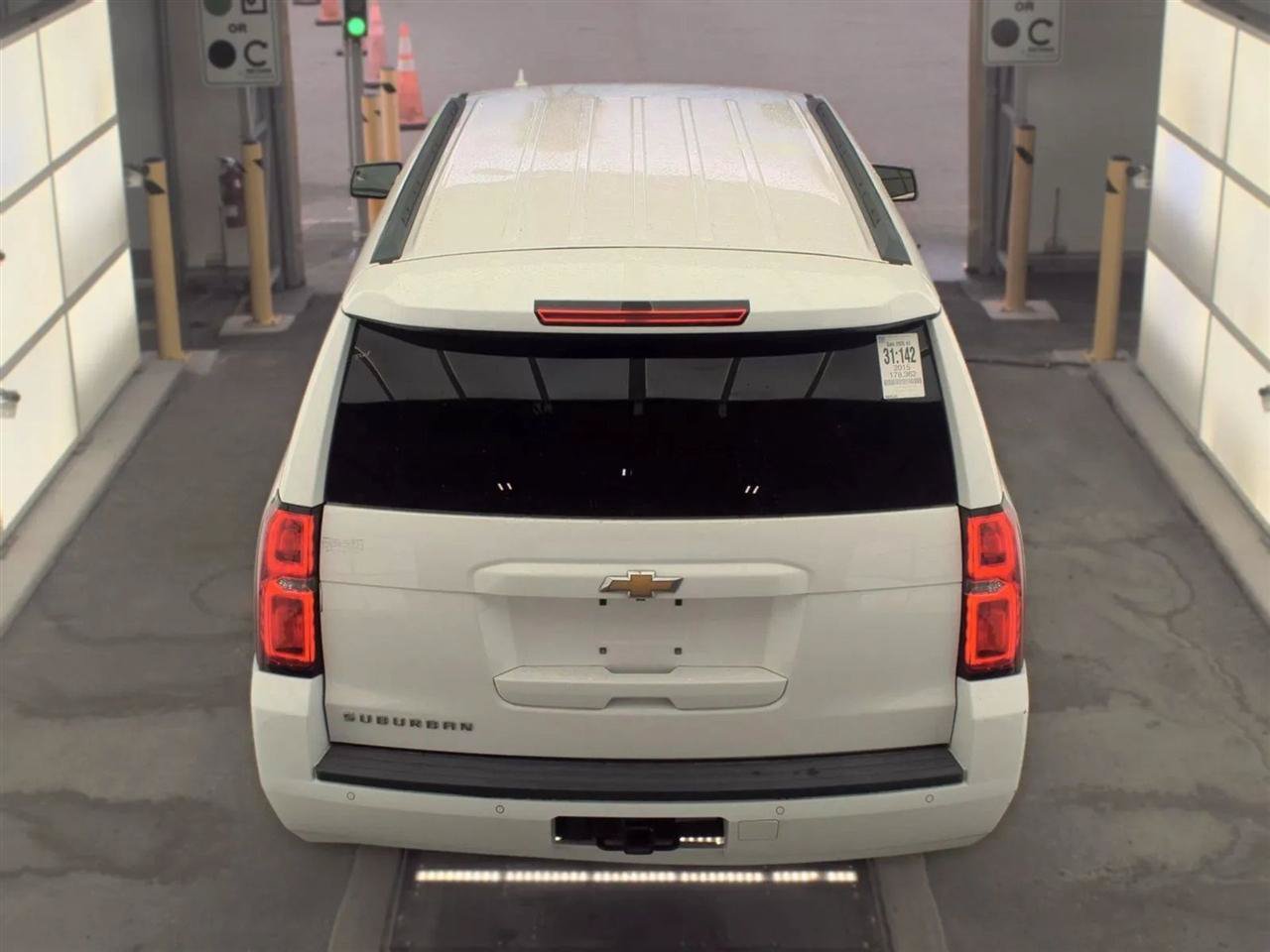 Used 2015 Chevrolet Suburban LT RWD image 6