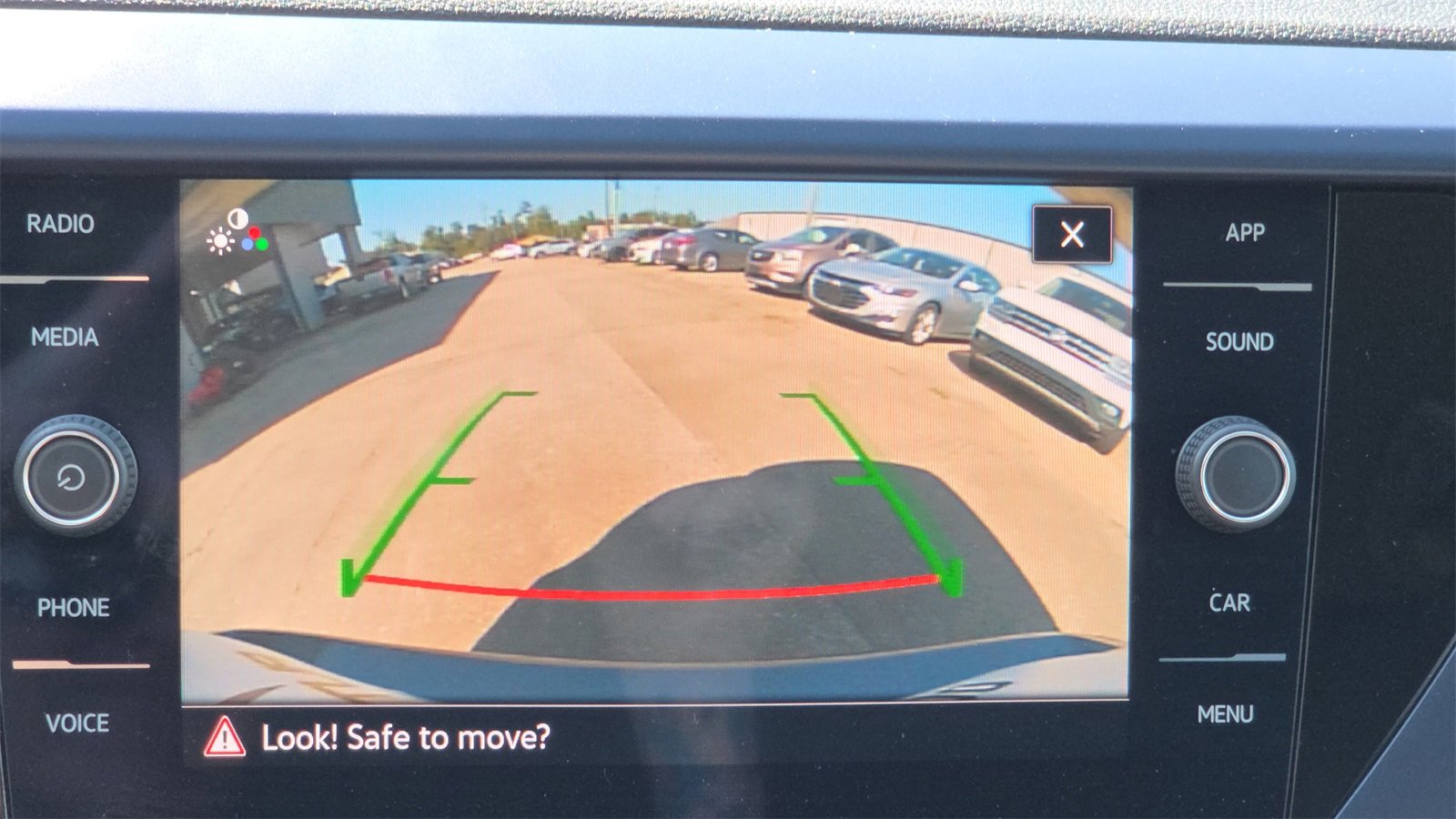 Used 2024 Volkswagen Taos SE image 34