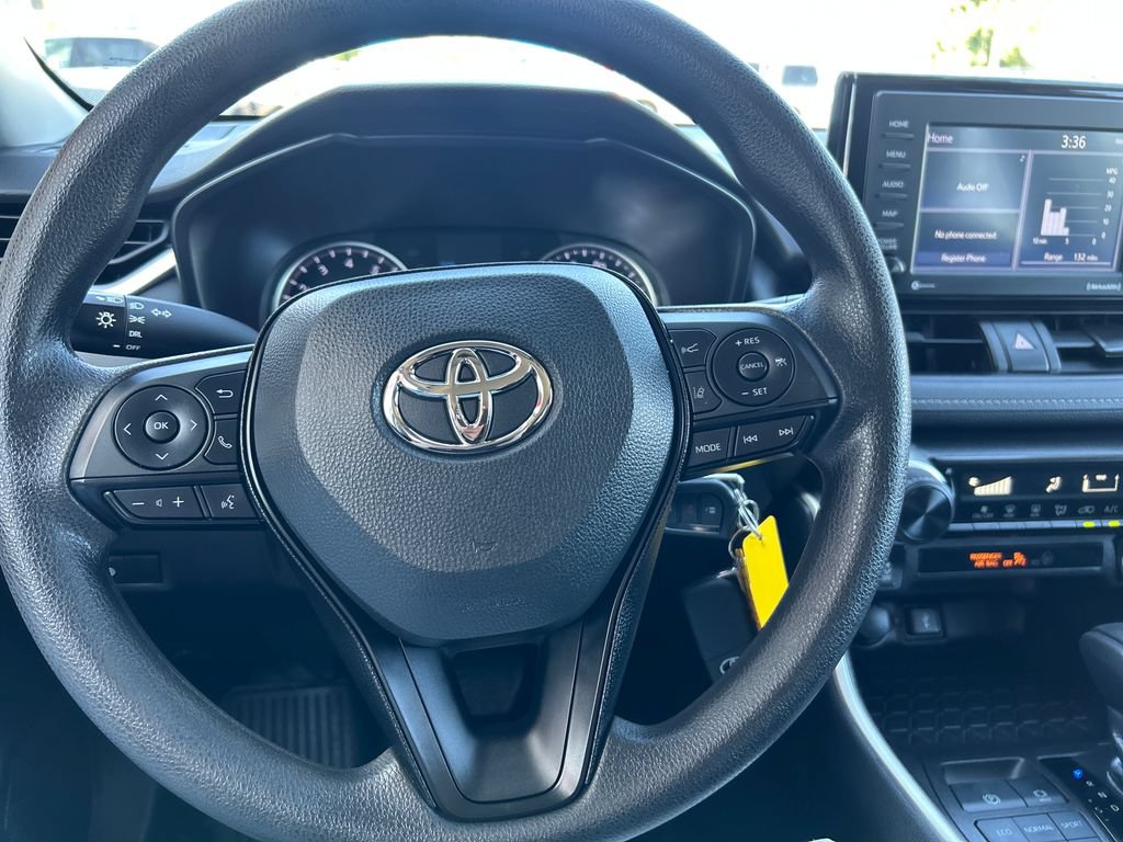 Certified 2022 Toyota RAV4 LE AWD/4WD image 17