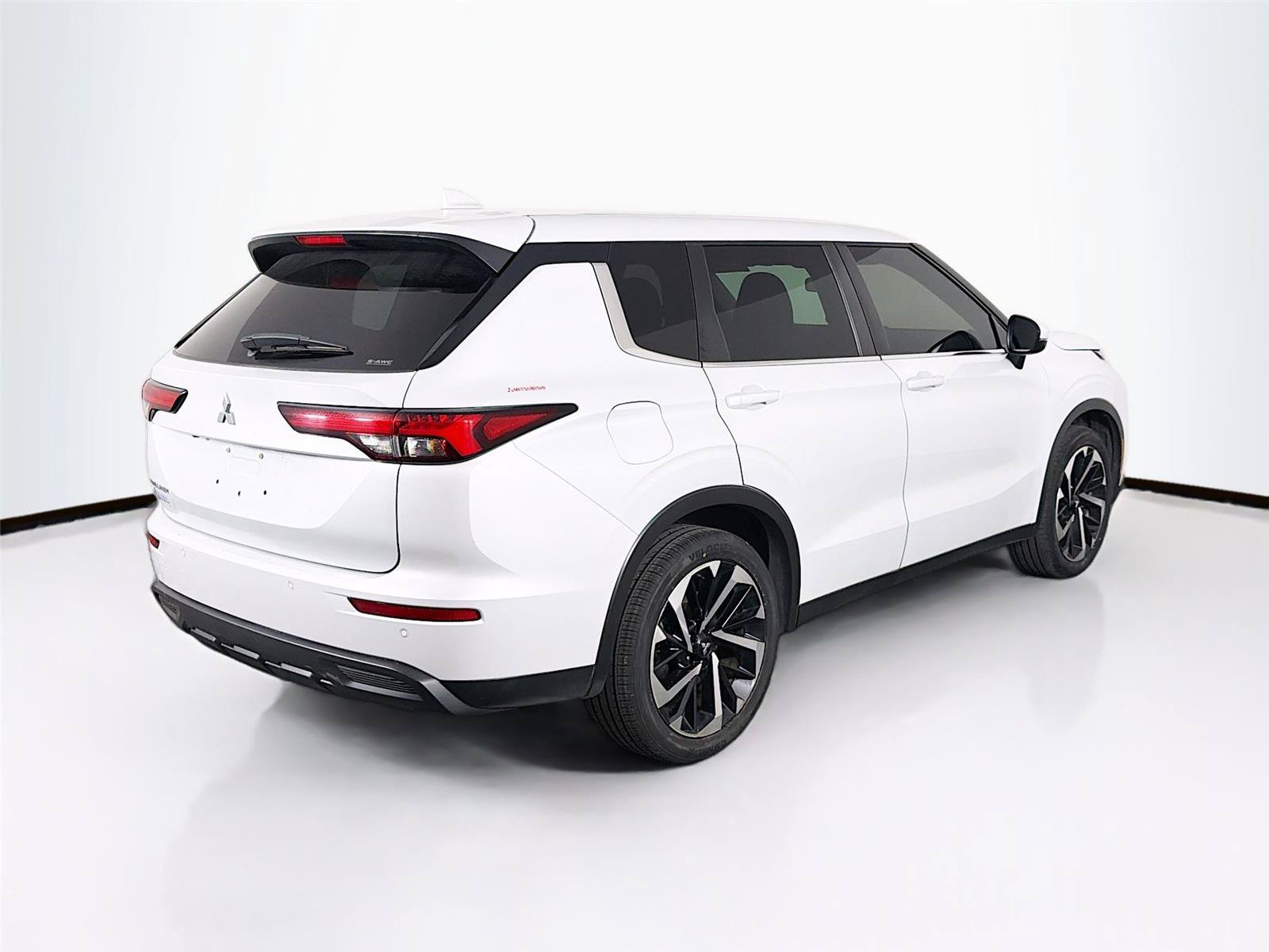 Used 2022 Mitsubishi Outlander ES AWD/4WD image 11