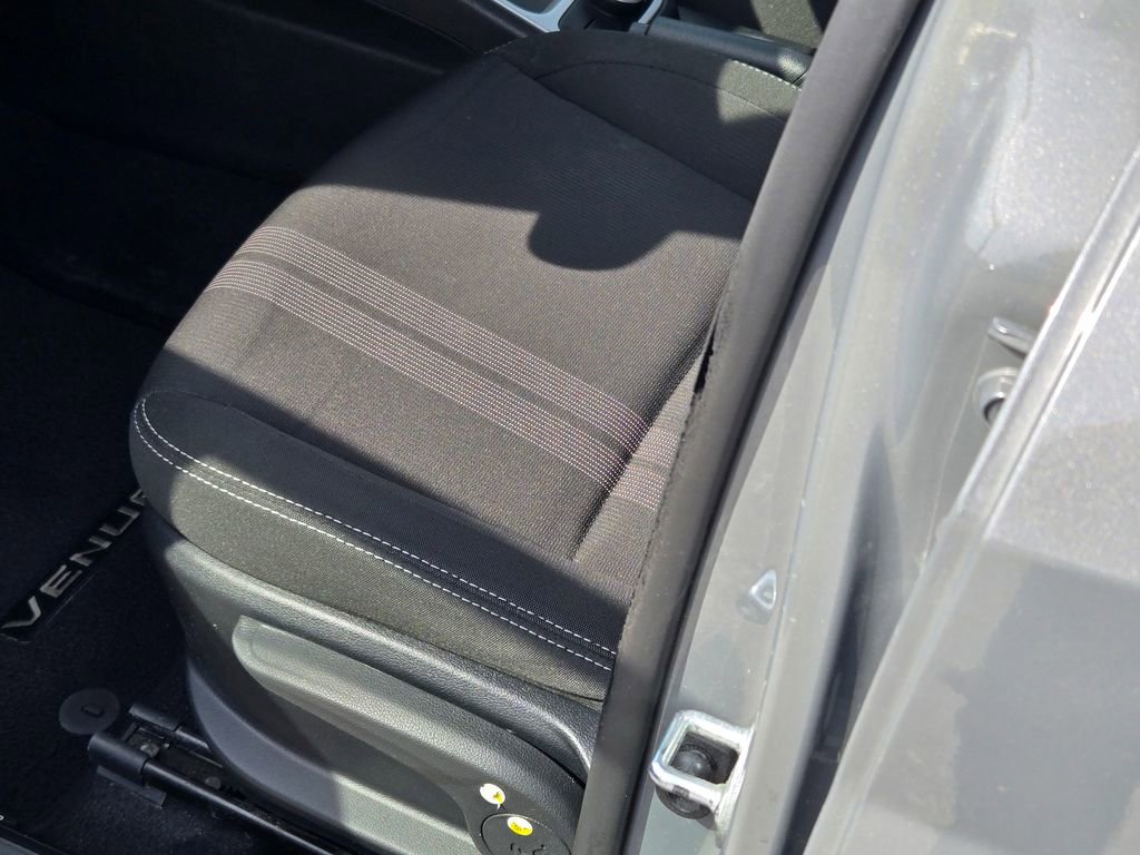 Used 2023 Hyundai Venue SEL image 29